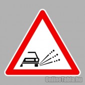 KRESZ tábla, Közúti jelzőtábla - "A" Veszélyt jelző táblák - Kavicsfelverődés